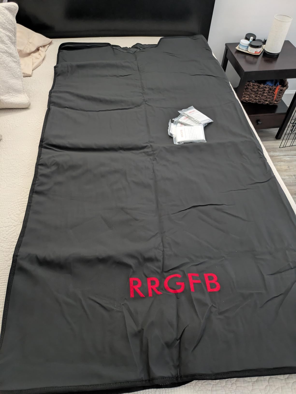 Infrared Sauna Blanket, Portable Dry Sauna Bag, PU Sleeveless-Black customer photo 1