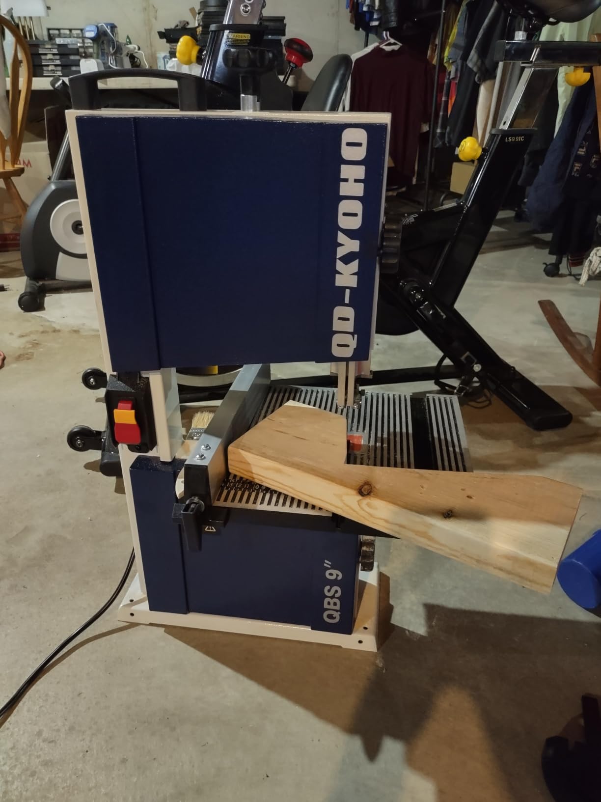 Band Saw, Portable 9-Inch Bandsaw for Woodworking, 2526 FPM Benchtop, 1/3 HP, 120V 2.5-Amp Motor customer photo 2