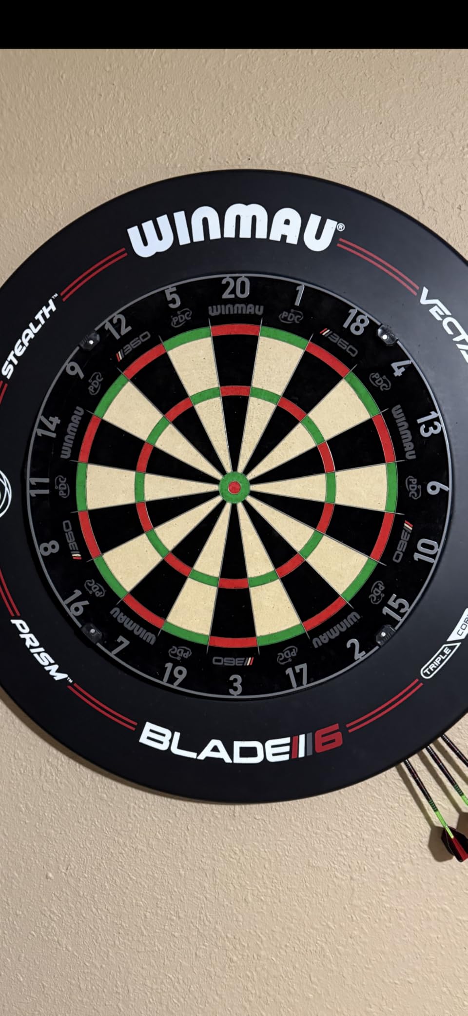 WINMAU Blade 360 Dartboard - PDC Professional Board - Full Rotation System, Triple Core Technology customer photo 1