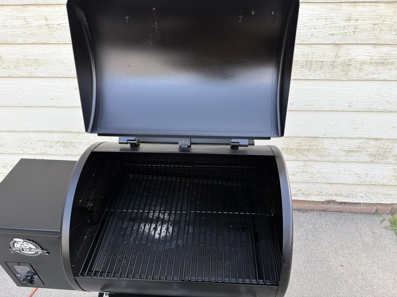 Pit Boss 500 Carbon Series Wood Pellet Grill & Smoker with LCD Digital Controller, 543-Sq. In. Cooking Space, 180°F to 500°F Temperature Range, Meat Probe, 13.5 lb. Pellet Hopper, Black customer photo 2