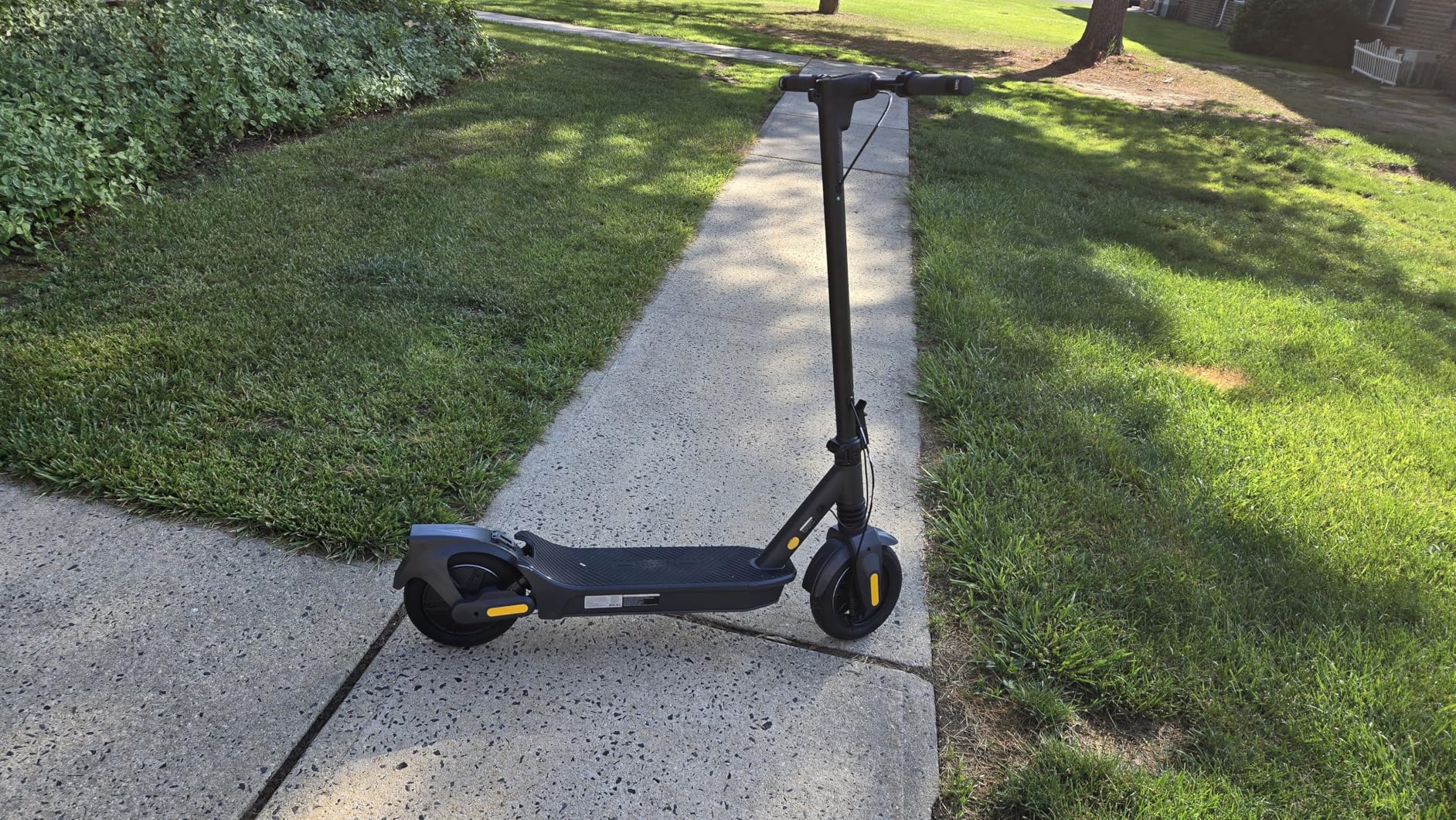 Electric Scooter- Electric Scooter for Adults,1000W Peak,Up to 25MPH,40Miles Range,220-330lb Load,Foldable E-Scooter for Adult Teens with Damping Adjustable Suspensions,Turn Signals customer photo 1