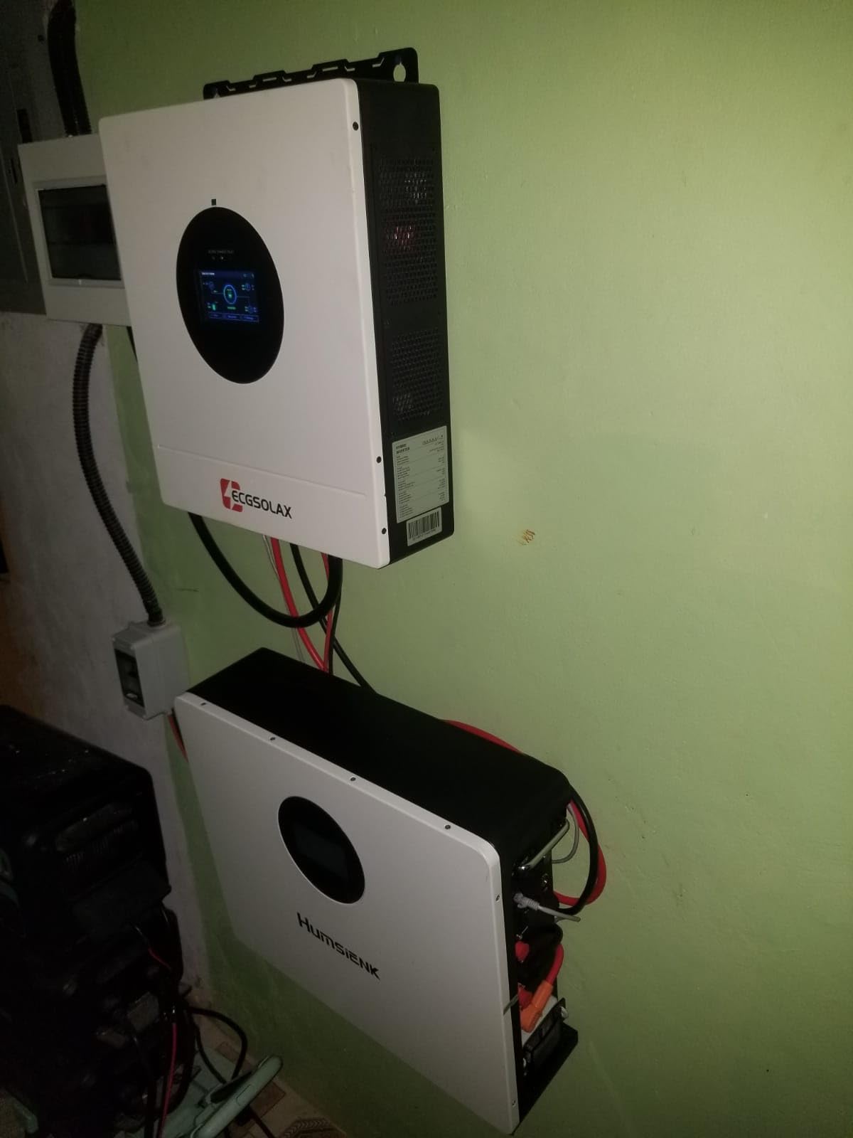 48V 100Ah LiFePO4 Lithium Battery Bluetooth with Active Balancing and Wall-Mounted, 5.12kWh, 100A BMS and LCD Monitor, Grade A Cells, 6000+ Cycles, 10-Year Lifespan for Home Energy Storage, Solar System customer photo 1
