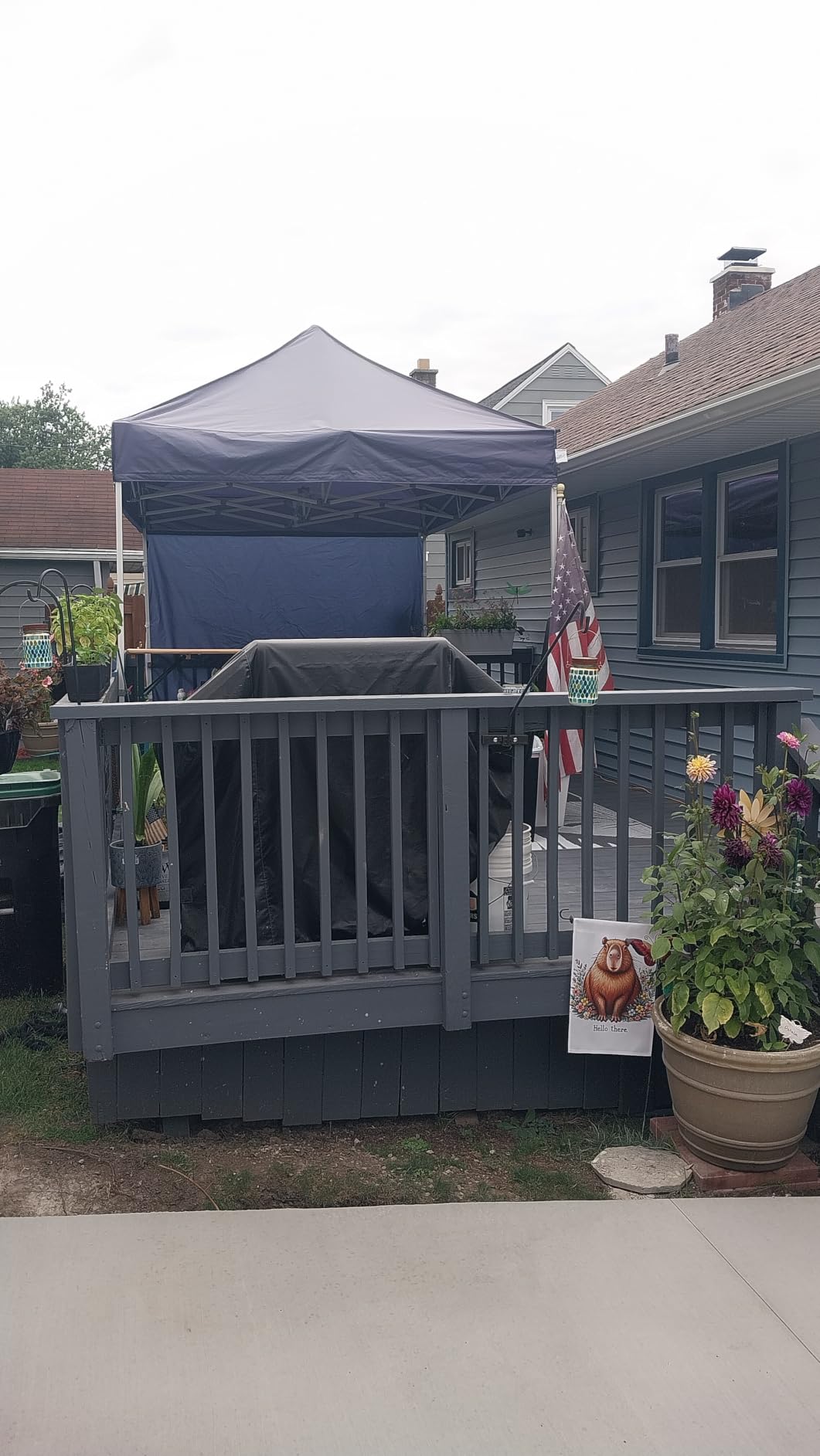 Eurmax USA NOMATTER ONE-Person Open&Close 10x10ft Pop Up Canopy Tent, Portable Shelter Canopy for Outdoor Events with 1 Removable Sidewall, Instant Canopies, Bonus 4 Sand Bags (Black) customer photo 2