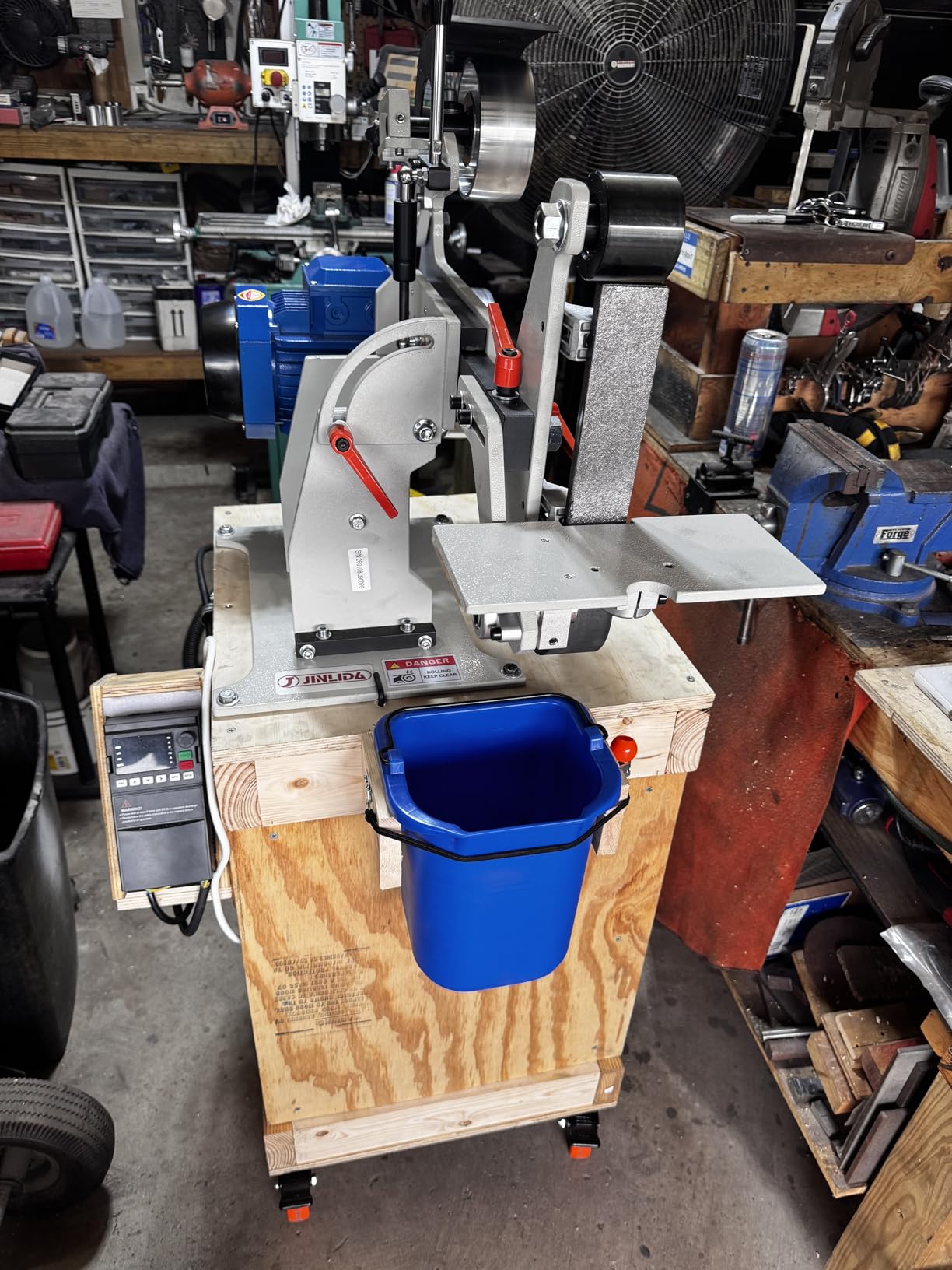 JLD Professional Belt Grinder Sander, 2x72 Inch Belt, 1500W Electric Motor with 2.2KW VFD, 2 sets of grinding kits with 3 grinding methods,Vertical and Horizontal operation includes 3 sanding belts. customer photo 1