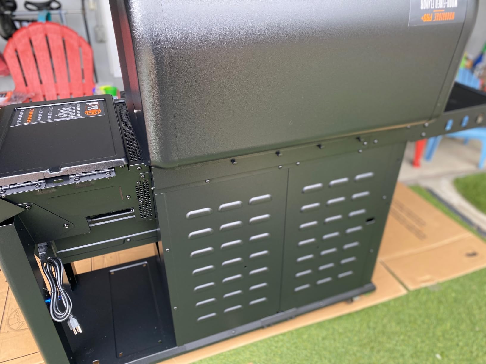 Traeger Woodridge Pro Plus Wood Pellet Grill & Smoker, 970 Sq In, WiFi customer photo 2