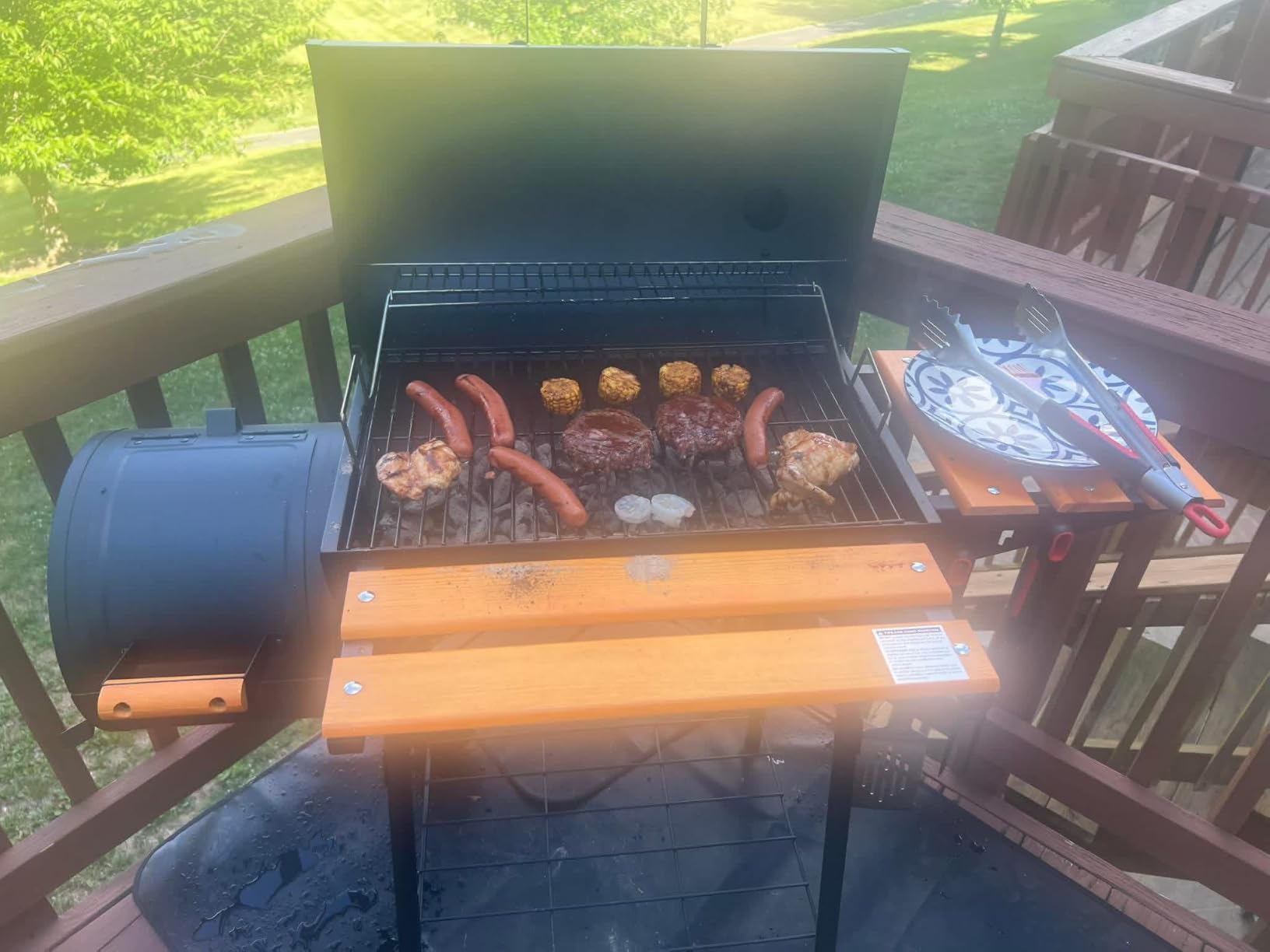 Royal Gourmet CC1624W Barrel Charcoal Grill with Offset Smoker, 552 Sq. In., Wooden Front and Side Shelf with Hooks, Mesh Bottom Shelf, Blow-Molded Wheels, Black customer photo 1