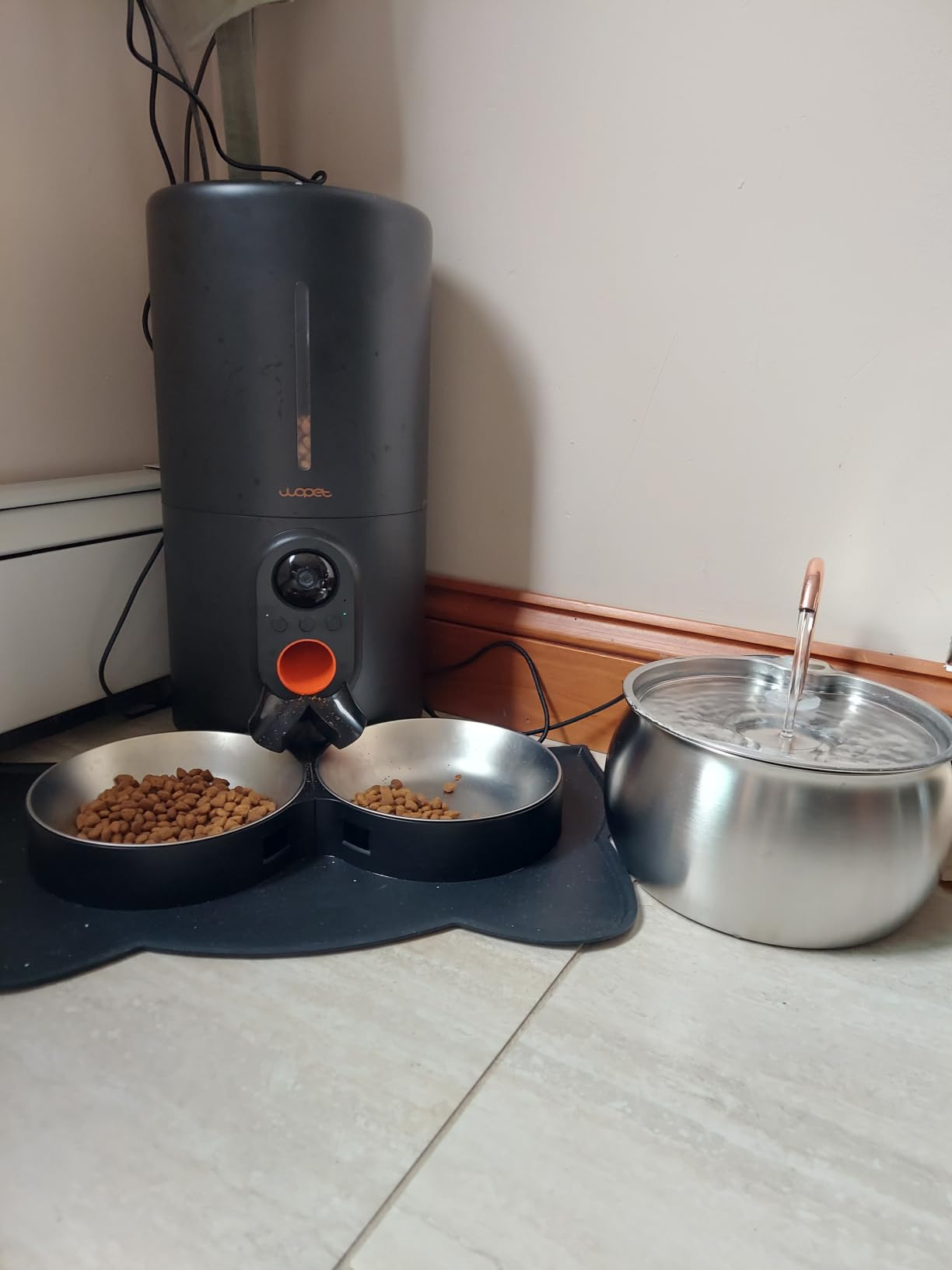 WOPET Automatic Dog Feeder with Camera, 1080P HD Video with Night Vision, 5GHz/2.4GHz Dog Food Dispenser with App Control, 4GB SD Card, 2-Way Audio for Cats & Dogs customer photo 1
