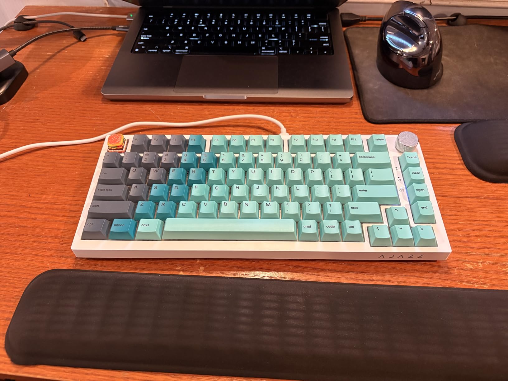 Ajazz AK820 75% Wired Mechanical Gaming Keyboard, Gasket Mounted Hot Swappable Custom Keyboard with Volume Knob, 5-Layer Sound Dampening Padding, PBT Keycaps, 82 Keys, Black customer photo 1