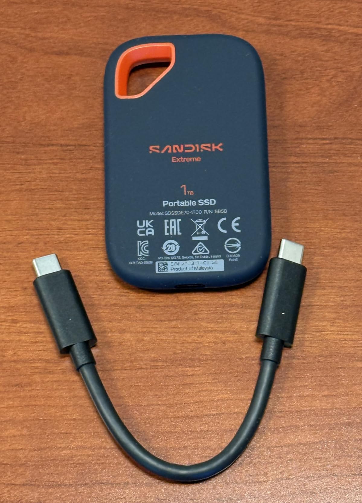 1TB Extreme Portable SSD (New Model) - up to 2000MB/s Transfer speeds, USB Type-C connectivity, Reliable Durability - Black - SDSSDE70-1T00-G25 customer photo 1