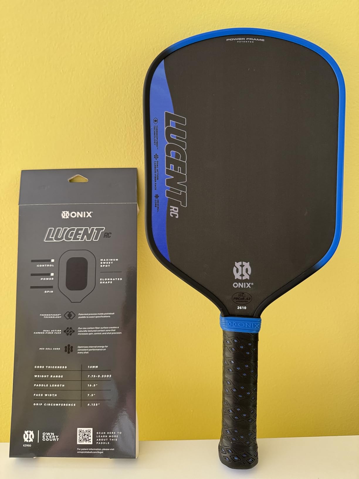 Onix Lucent Raw Carbon Pickleball Paddle with Elongated Shape, Hexcell Core, Carbon Fiber Face & Tennis-Style Pickleball Paddle Grip, Black customer photo 1