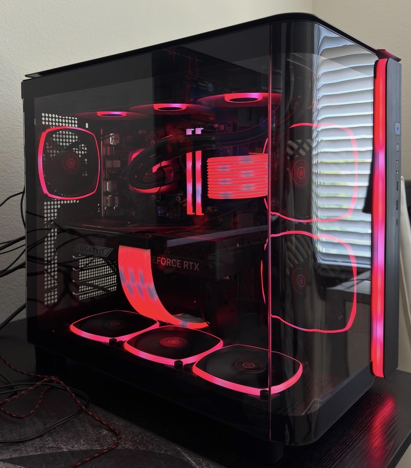 Skytech Gaming King 95 Gaming PC, AMD Ryzen 7 9850X3D 4.7GHz, NVIDIA RTX 5080 16GB VRAM, 2TB NVMe SSD, 32GB DDR5 RAM 6000, 850W Gold ATX 3 PSU, 360 ARGB AIO, Wi-Fi 5, Windows 11, Desktop customer photo 1