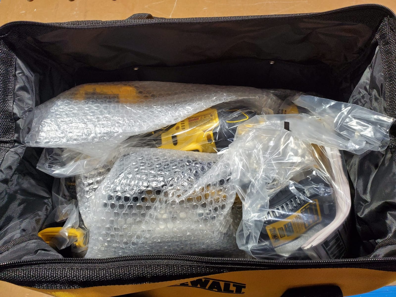 DEWALT 20V MAX 5-Tool Power Tools Combo Kit, Includes 1/2 Cordless Drill, 1/4 Impact Driver, Reciprocating Saw, Circular Saw, Oscillating Tool, 5Ah Battery and Charger (DCK540D1) customer photo 1