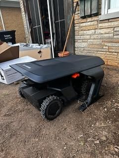 Segway Navimow X450 Robot Lawn Mower Wire Free with Garage X, 4WD for 84% Slopes, Zero-Turn Mowing, Dual 180W Motors, Covers 1.5 Acres customer photo 2