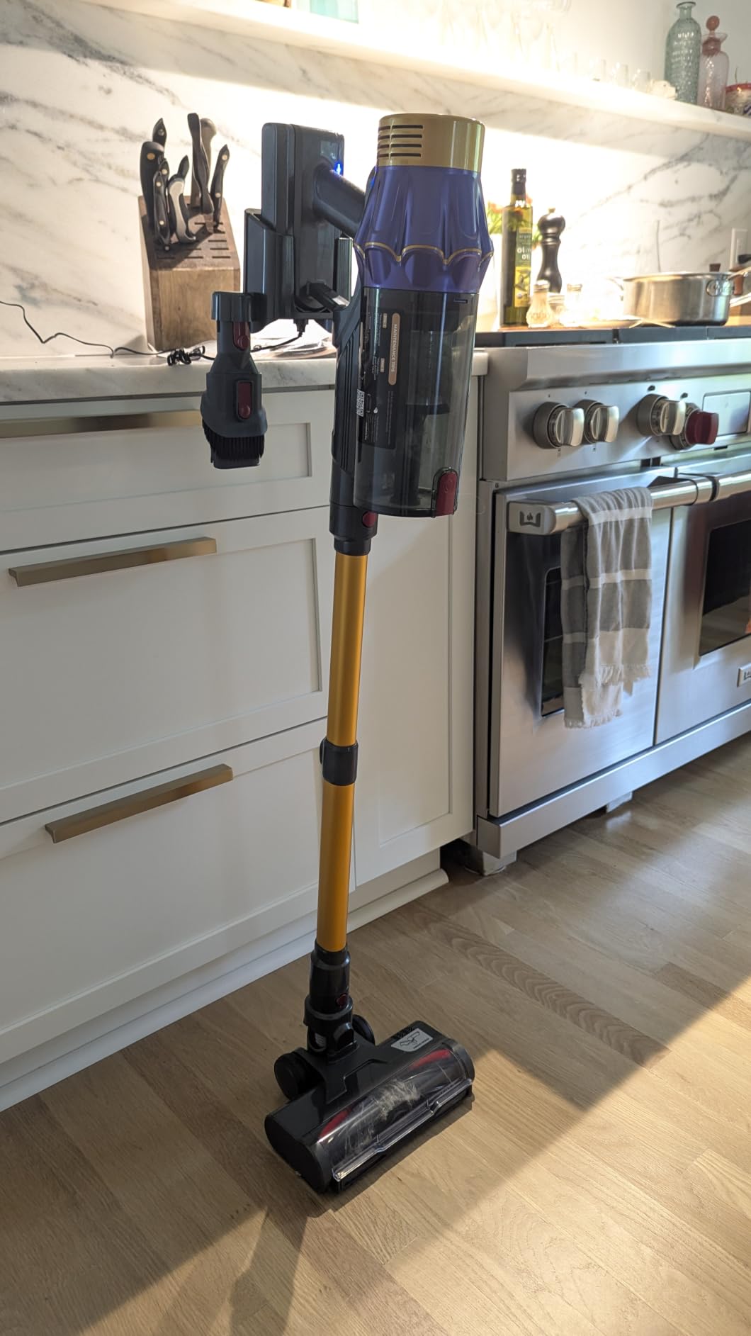 Cordless Vacuum Cleaner, 650W/60KPA/70 Mins Vacuum Cleaners for Home with Self-Standing, Anti-Tangle Vacuum Cordless, Smart Display and 1.8L Cup Cordless Stick Vacuum Cleaner for Pet Hair/Carpets customer photo 1