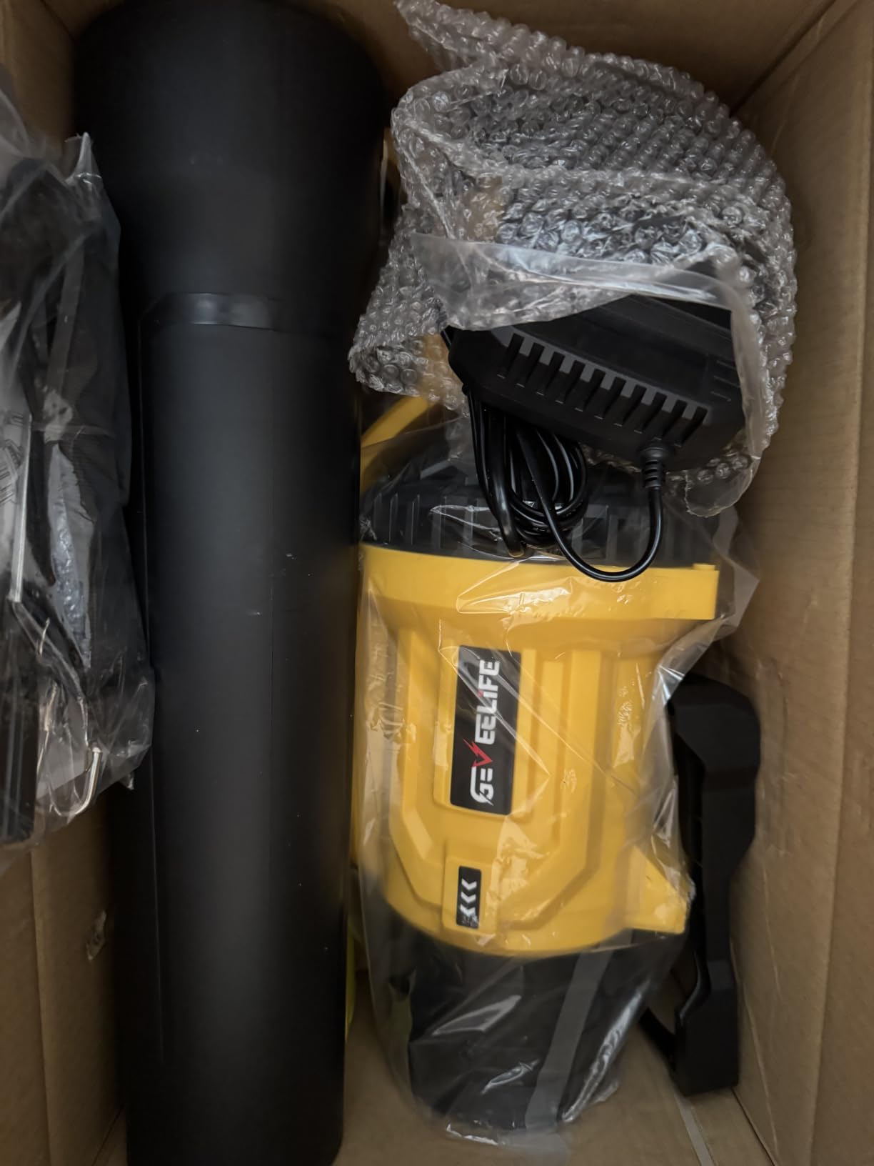 LOSART Leaf Blower Cordless, 650CFM & 3 Speed Levels, 1200W Electric Cordless Leaf Blower with 2 x 5.0Ah Batteries & Fast Charger customer photo 1