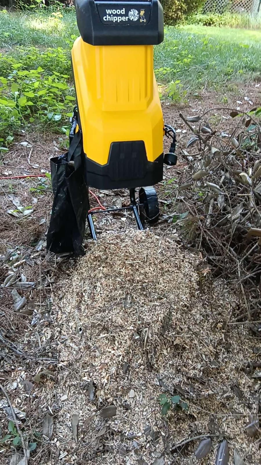 15-Amp 3-Blade Electric Wood Chipper Shredder, Effortlessly Shred 1.8