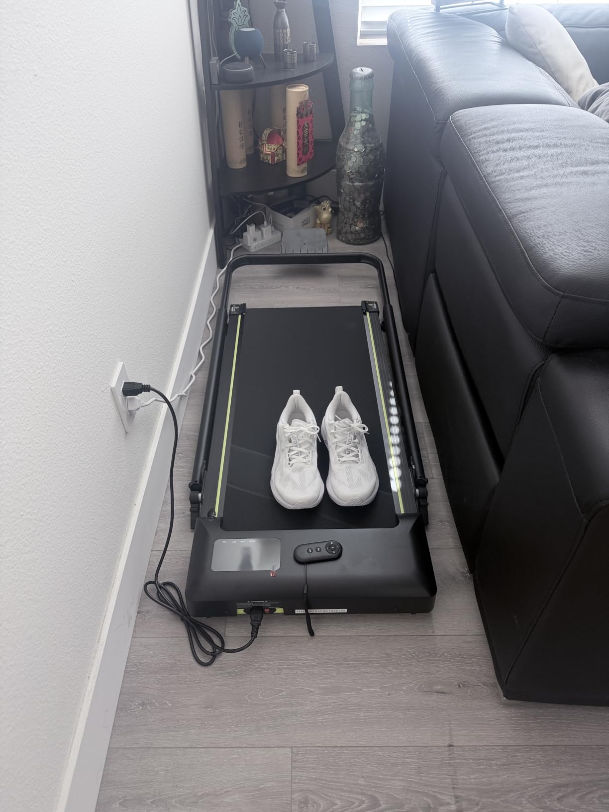 Walking Pad Treadmill with 10% Incline, 3.0HP Foldable Treadmill for Home with Handle Bar, Under Desk Walking Machine, 300lbs Capacity, Compact Quiet for Apartment Home Office customer photo 1