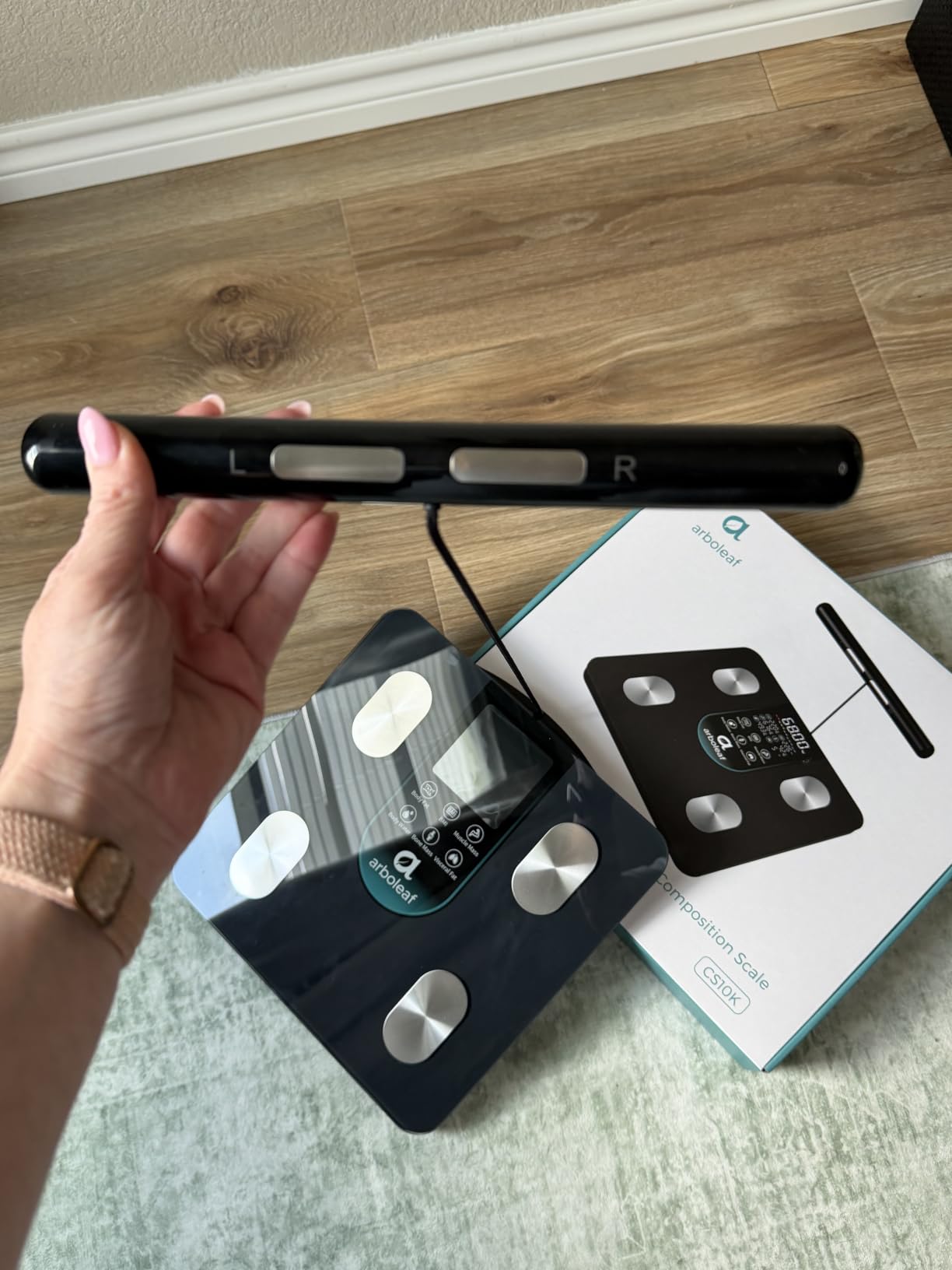 arboleaf Smart Scale for Body Weight, Dual-Frequency 8-Electrode BIA | 7-in-1 display shows key stats fast; App unlocks 50+ metrics, trend charts, family profiles, plus data syncing and reports customer photo 2