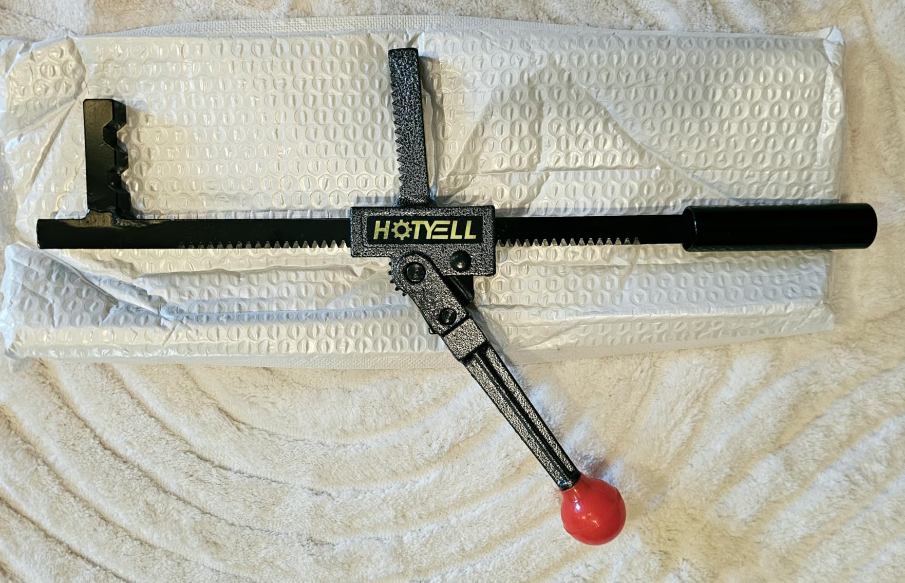 Chain Link Fence Stretcher, Wire Tensioner for Repair & Install | Extended Serrated Base & Dual-Groove Hook, Heavy Duty Ratchet Fence Puller Tightener, One-Person Use for Woven & Barbed Wire customer photo 1