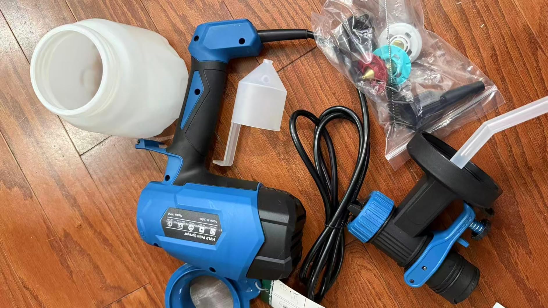 Paint Sprayer, Electric Spray Paint Gun, 3 Modes & 4 Brass Nozzles | With Cleaning & Blowing Joints, Variable Flow Control, for Doors, Fences, Walls, Cabinets, Garden Chairs, Blue customer photo 1