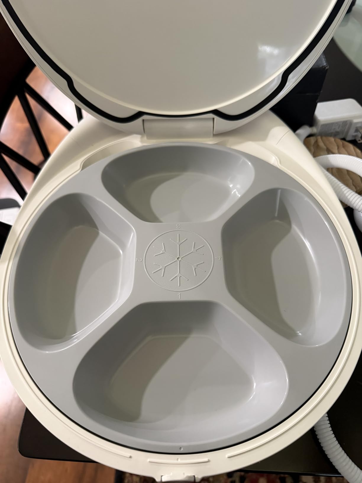 Robotail Automatic Cat Feeder for Wet Food - Fresh for 4 Days, Smart Dual-Temp Semiconductor Cooling & Heating Auto Cat Feeder with Multi-Function App, 4 Fresh Meal for Cats Small Dog Easy to Clean customer photo 1