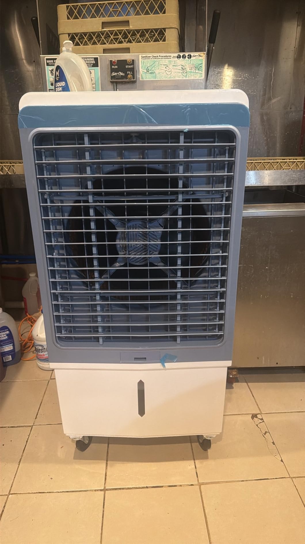AKIRES 6000CFM Large Swamp Cooler with 13.5-Gal Water Tank, 3-IN-1 Evaporative Air Cooler with Remote Control, 4 Ice Packs, 12H Timer, Evaporative Cooler for Indoor, Outdoor, Garage Use (48IN) customer photo 1