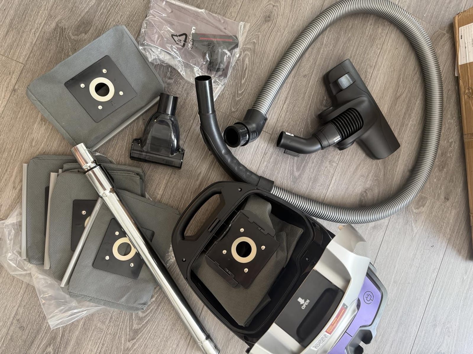 Aspiron Canister Vacuum, 1600W/40Kpa Canister Bagged Vacuum, 4QT Dust Bag, H13 HEPA Filter, 5 Tools, Pet-Friendly, Variable Power Control, for Carpets, Hardwood Floors, Stairs, Pet Hair, Household, Car customer photo 2