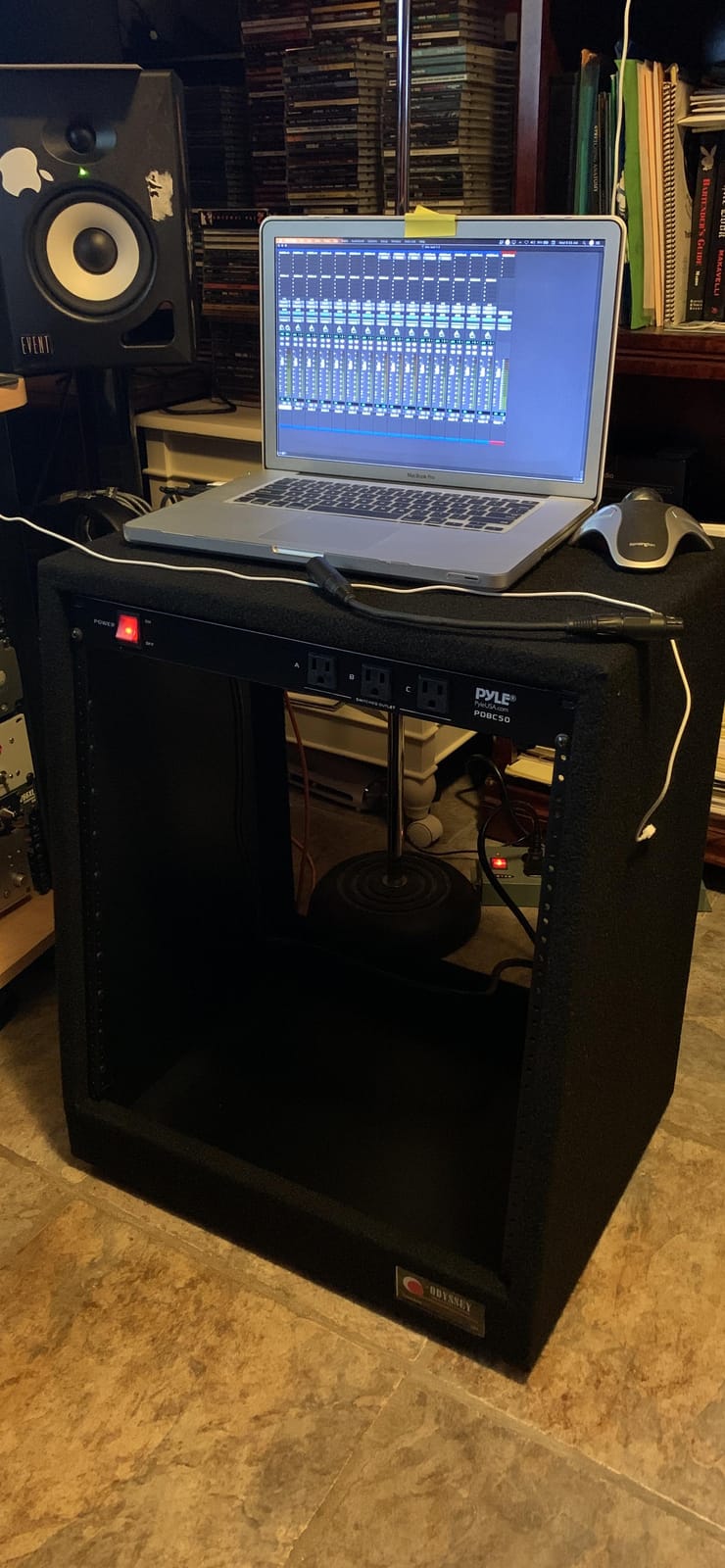 Odyssey CRS12 12 Space Carpeted Studio Rack customer photo 2