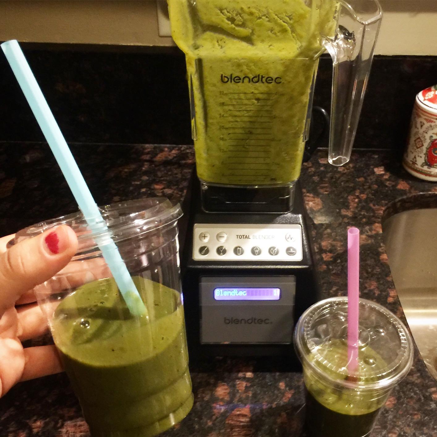 Blendtec Total Blender Classic (Black) & 75oz* FourSide Jar customer photo 1
