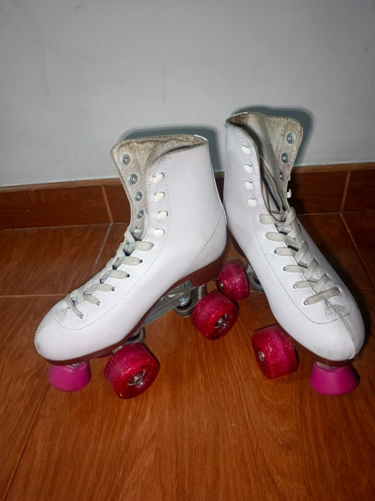 Chicago Skates Classic Quad Roller Skates for Women & Men – Durable & Top Performance, Adjustable High-Top Boots for Safe Indoor/Outdoor Roller Derby–60mm PU Wheels & Semi-Precision Bearings customer photo 1