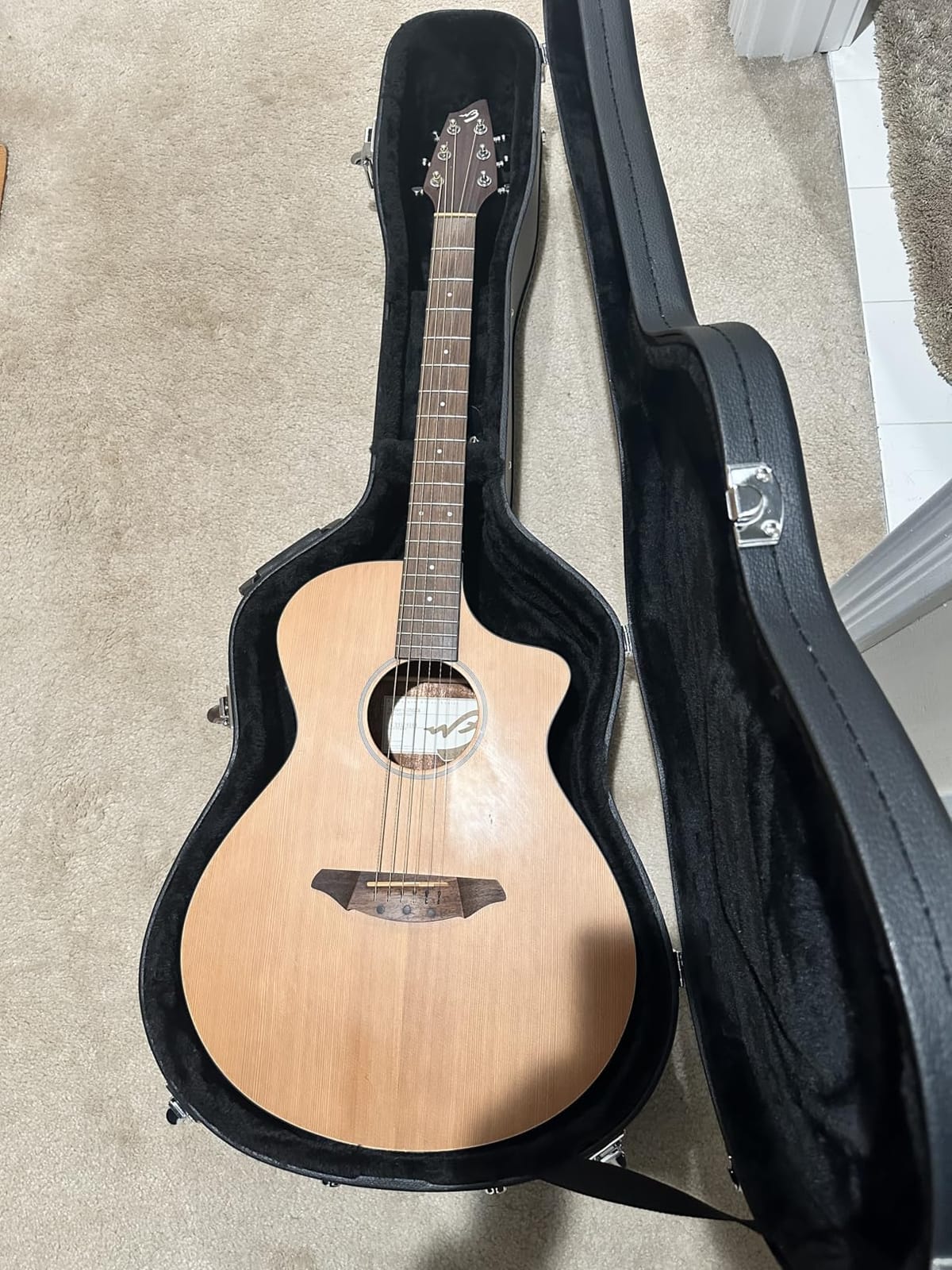 Gator Cases Traditonal Series Hard-Shell Wood Case for 6 or 12-String Dreadnought Style Acoustic Guitars, (GWE-DREAD 12) customer photo 1