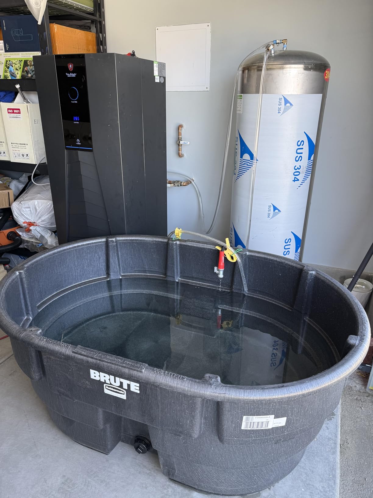 Rubbermaid Commercial Products Stock Tank 300-Gallons Structural Foam Heavy Duty Container for Livestock/Animal/Cattle Feed & Water Outdoor Homemade Pool/Hot Tub/Bathtub & Pet Cleaning/Dog Wash customer photo 1