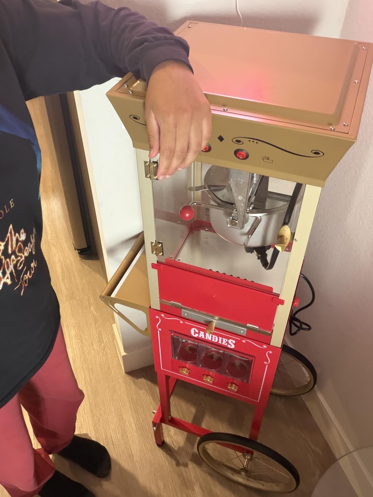 Nostalgia Popcorn Maker Machine - Professional Cart With 8 Oz Kettle Makes Up to 32 Cups - Vintage Popcorn Machine Movie Theater Style - Red customer photo 1