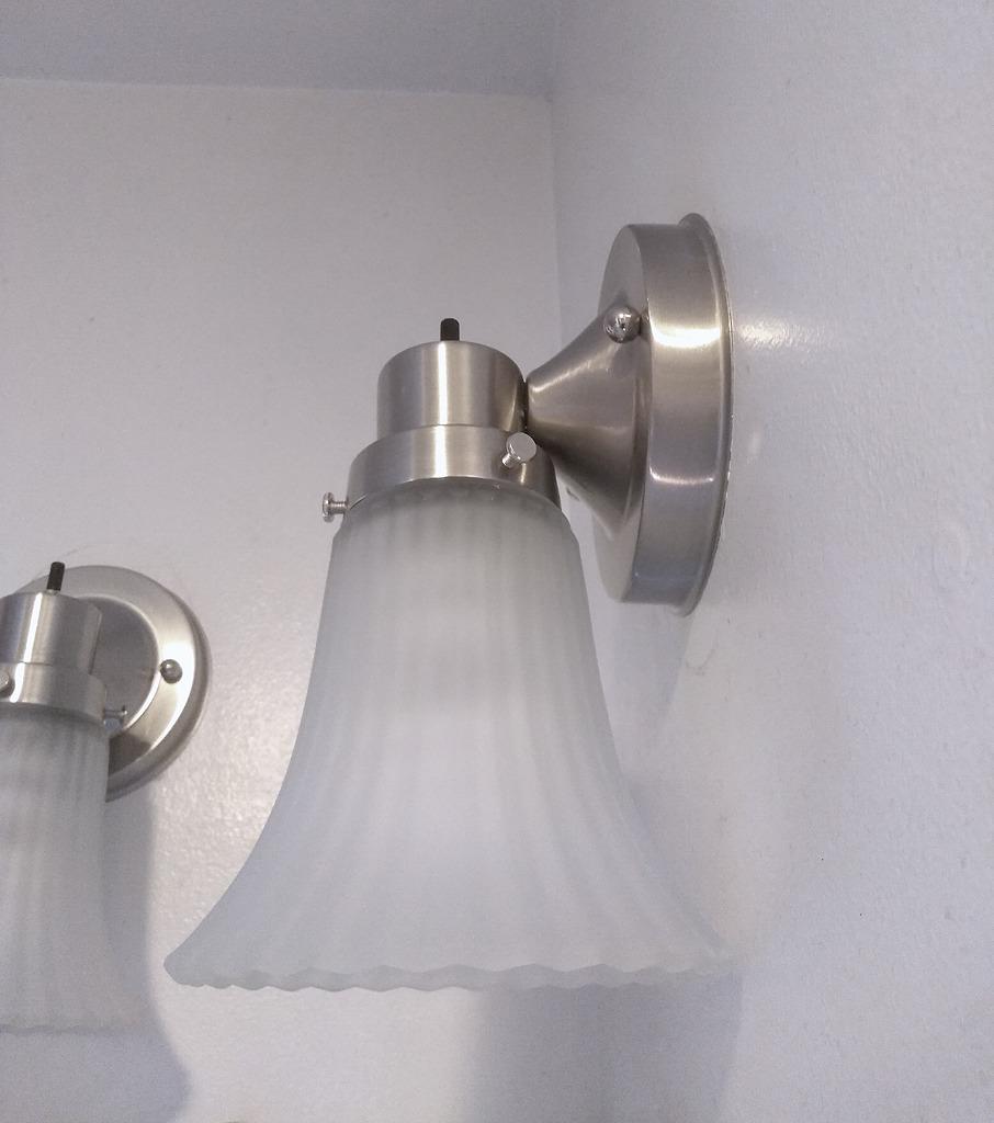 Design House Village Traditional 1-Light Indoor Dimmable Wall Sconce, Frosted Flute Glass, Twist On/Off Switch, Bathroom Bedroom Hallway, Oil-Rubbed Bronze, 8.25 in H x 5.1 in W, Uses 60W Bulb, 505115 customer photo 1