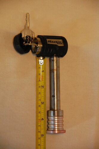 Master Lock Silver and Red Receiver Lock, Stainless Steel Barbell™ Hitch Pin Lock, Fits 5/8 in. Receivers, Weather Resistant Automotive Receiver Lock, 1469DAT customer photo 1