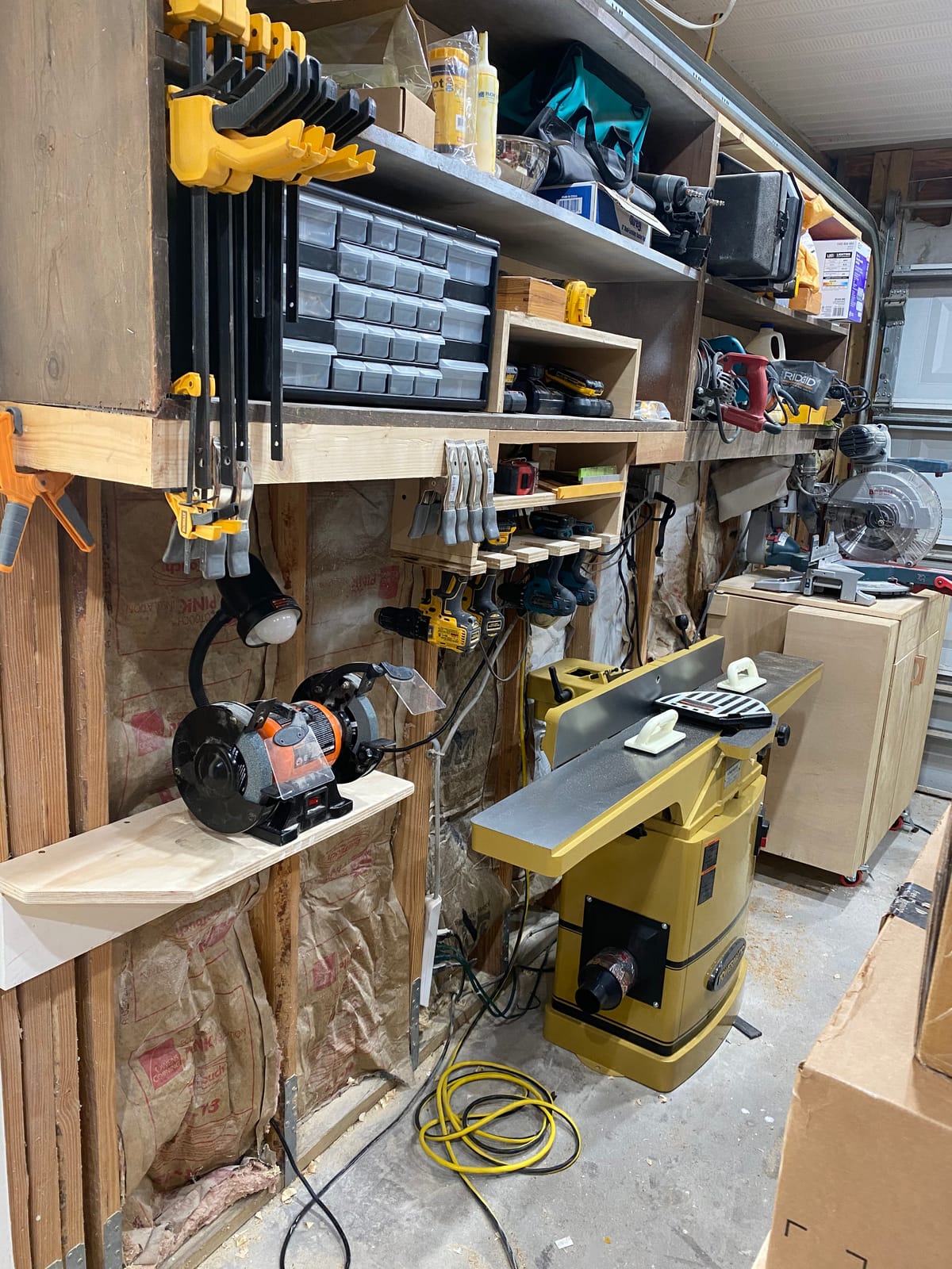 Powermatic 6-Inch Jointer, Helical Cutterhead, 1 HP, 115/230V 1Ph (Model 54HH) customer photo 1