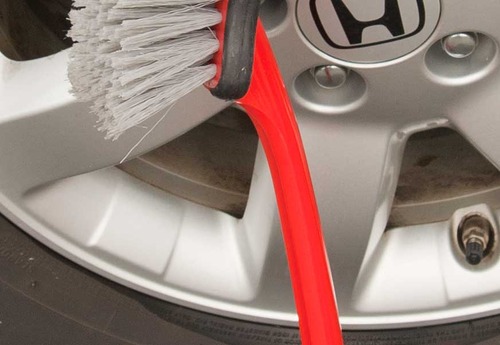 Mothers Car Wash Brush, Wheel and Fender Brush, Short Handle Tire Cleaner for Car Detailing, 10 Inch, Red/Black customer photo 2