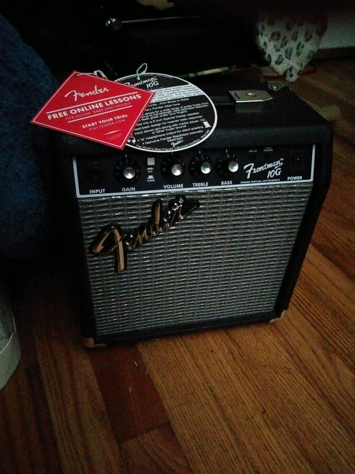 Fender Frontman 10G Electric Guitar Amplifier, 10-Watt Amp, Black/Silver customer photo 1