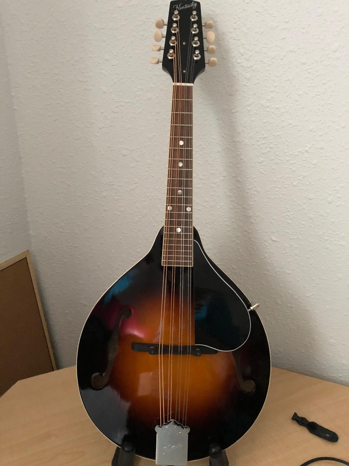 Kentucky KM-150 Standard A-Model Mandolin – Vintage Sunburst – Solid German Spruce Top & Alpine Maple Body customer photo 2