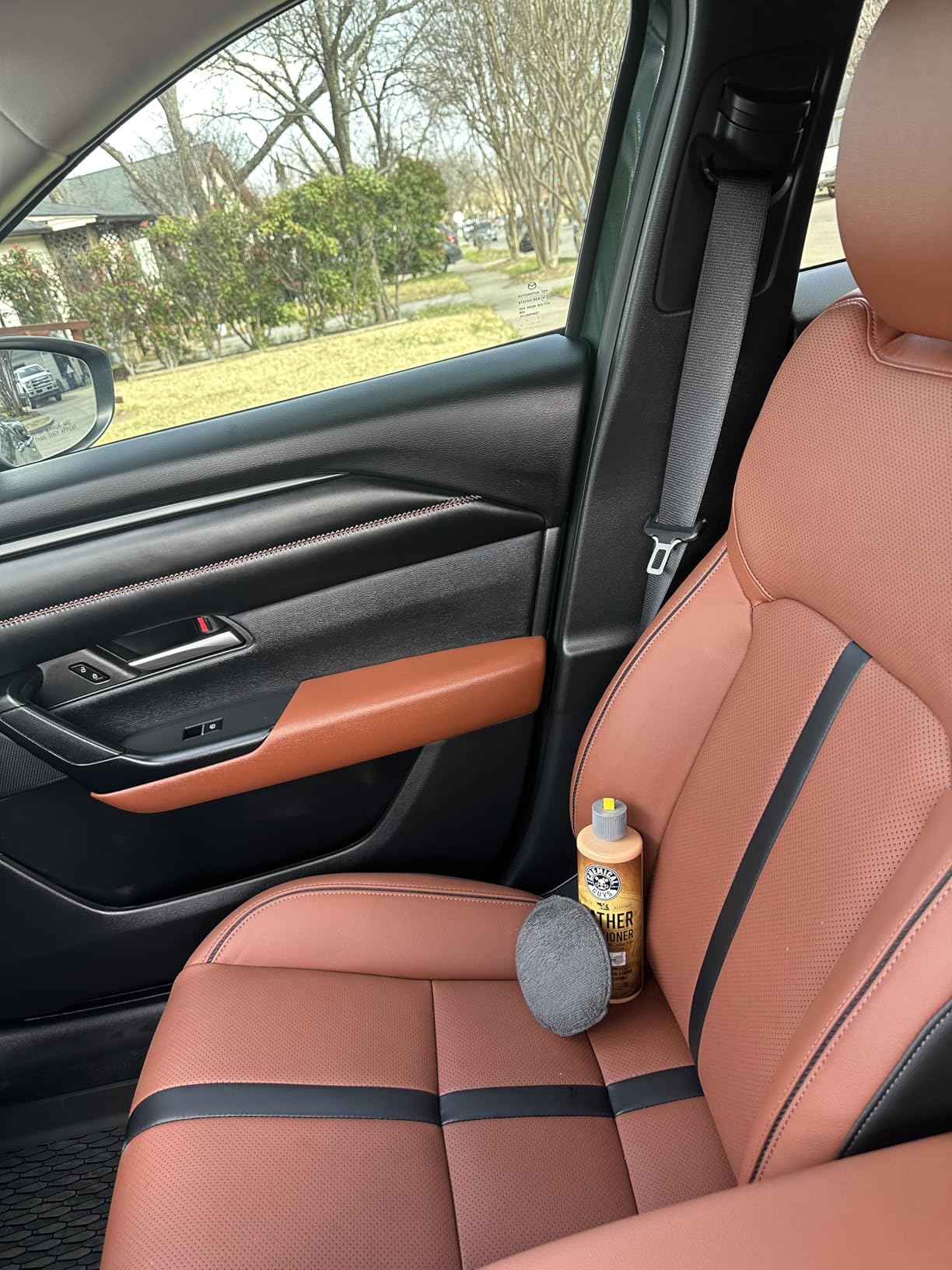 Chemical Guys, Leather Cleaner & Conditioner Kit for Cars & Home, 2 x 16 oz customer photo 1