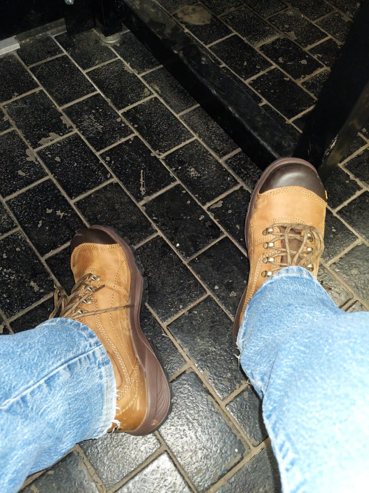 CAT Men's Diagnostic Waterproof Steel-Toe Work Boot customer photo 1
