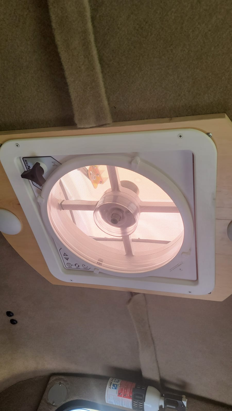Maxxair 503.1555 00-06200K MaxxFan Ventillation Fan with Smoke Lid and Manual Opening Keypad Control customer photo 1