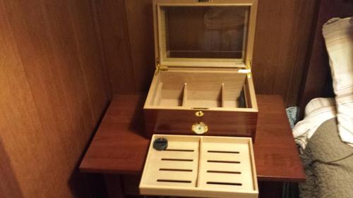 Humidor Supreme Old World Desktop Cigar Humidor - Desktop Cigar Storage with Spanish Cedar Tray & Dividers | Antique Walnut Finish Cigar Box with Humidifier & Glass Hygrometer - Holds 75 - 100 Cigars customer photo 1