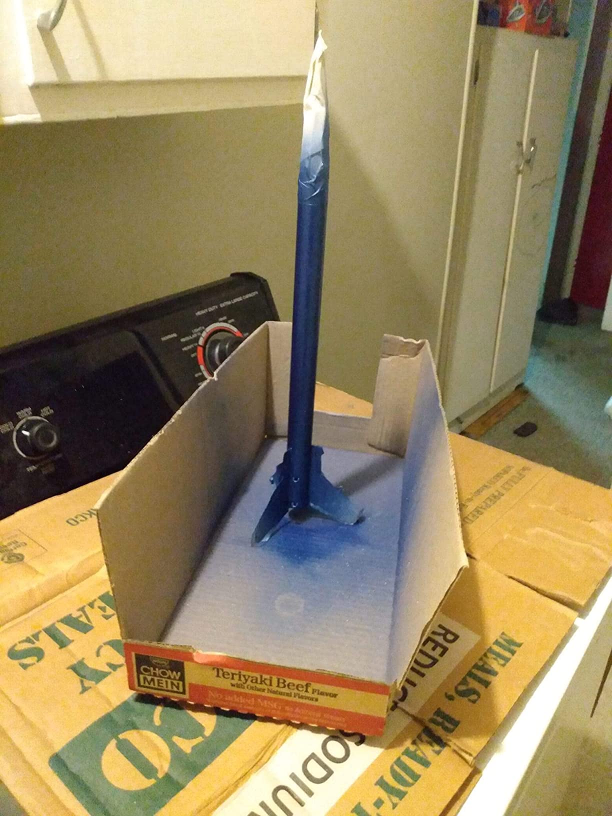 Estes 1491 Taser Rocket Launch Set, Beginner Flying-Rocket-Model Building Kit for Ages 10+, Includes Launch Pad System customer photo 1