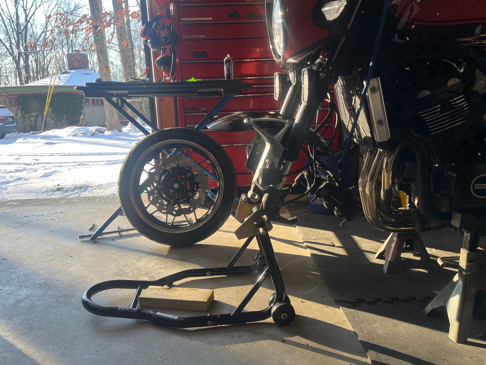 SportBike Motorcycle Stand Lift, Front Fork Wheel Lift Stand, 850lbs Capacity Universal Paddock Lift Jack Stand, Fork Adapter, Compatible With Most Yamaha Honda Kawasaki Suzuki BMW Motorcycles customer photo 1