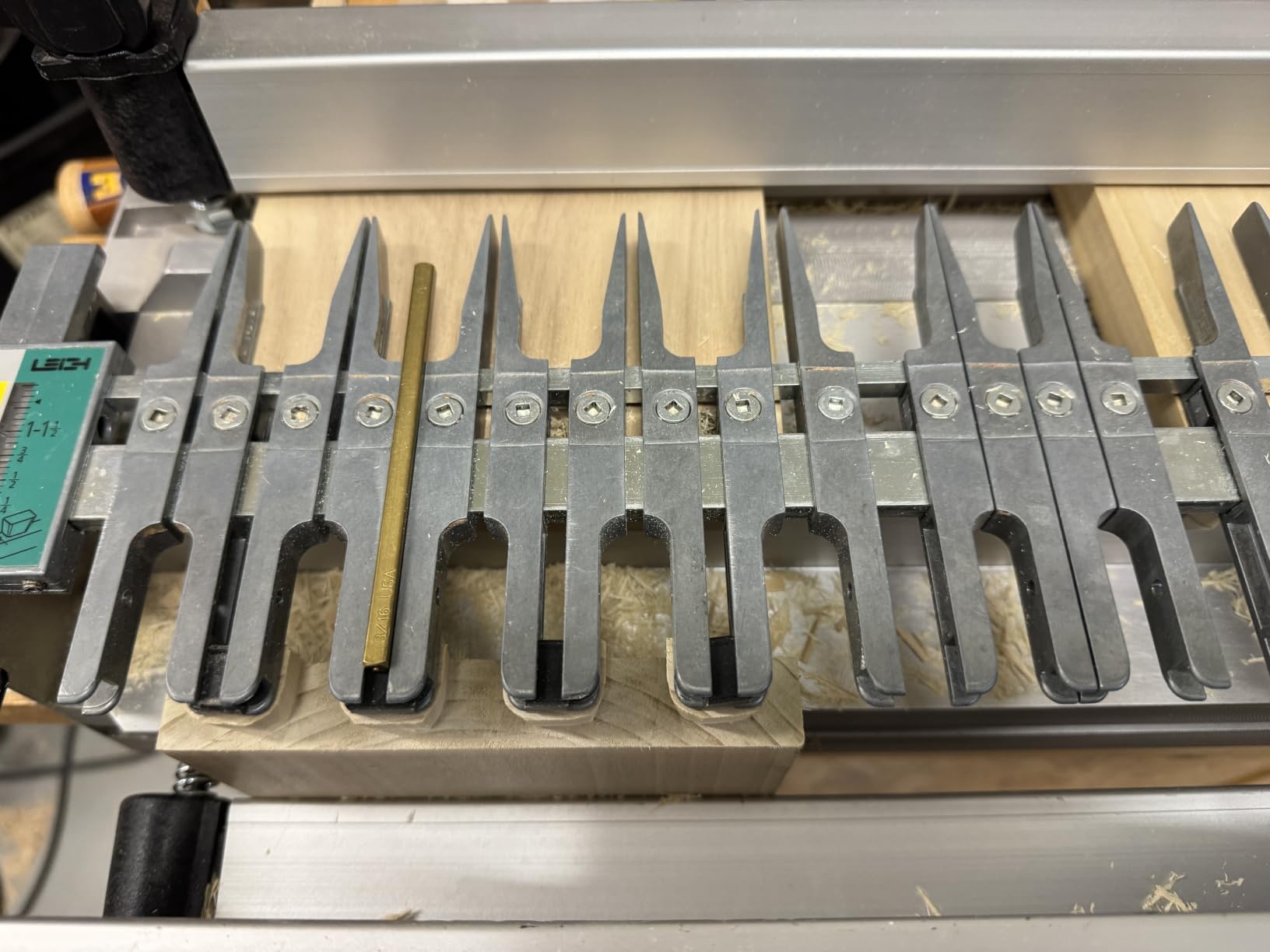 Leigh D4R-PRO Dovetail Jig customer photo 2