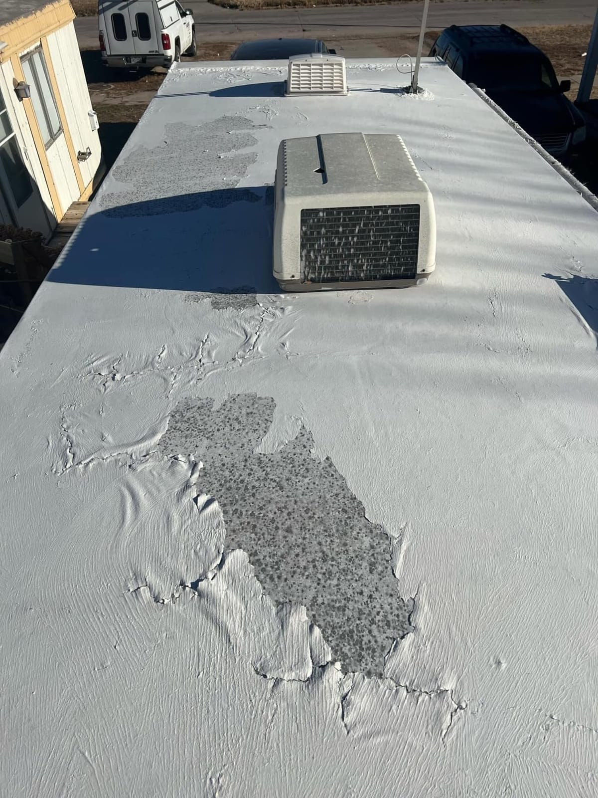 HENG'S Industries Rubber Roof Coating - 1 Gallon | EPDM | Durable Coat | RV, Motorhome, Camper Roof Repair | Waterproof & UV Resistant | 42128-4 customer photo 1