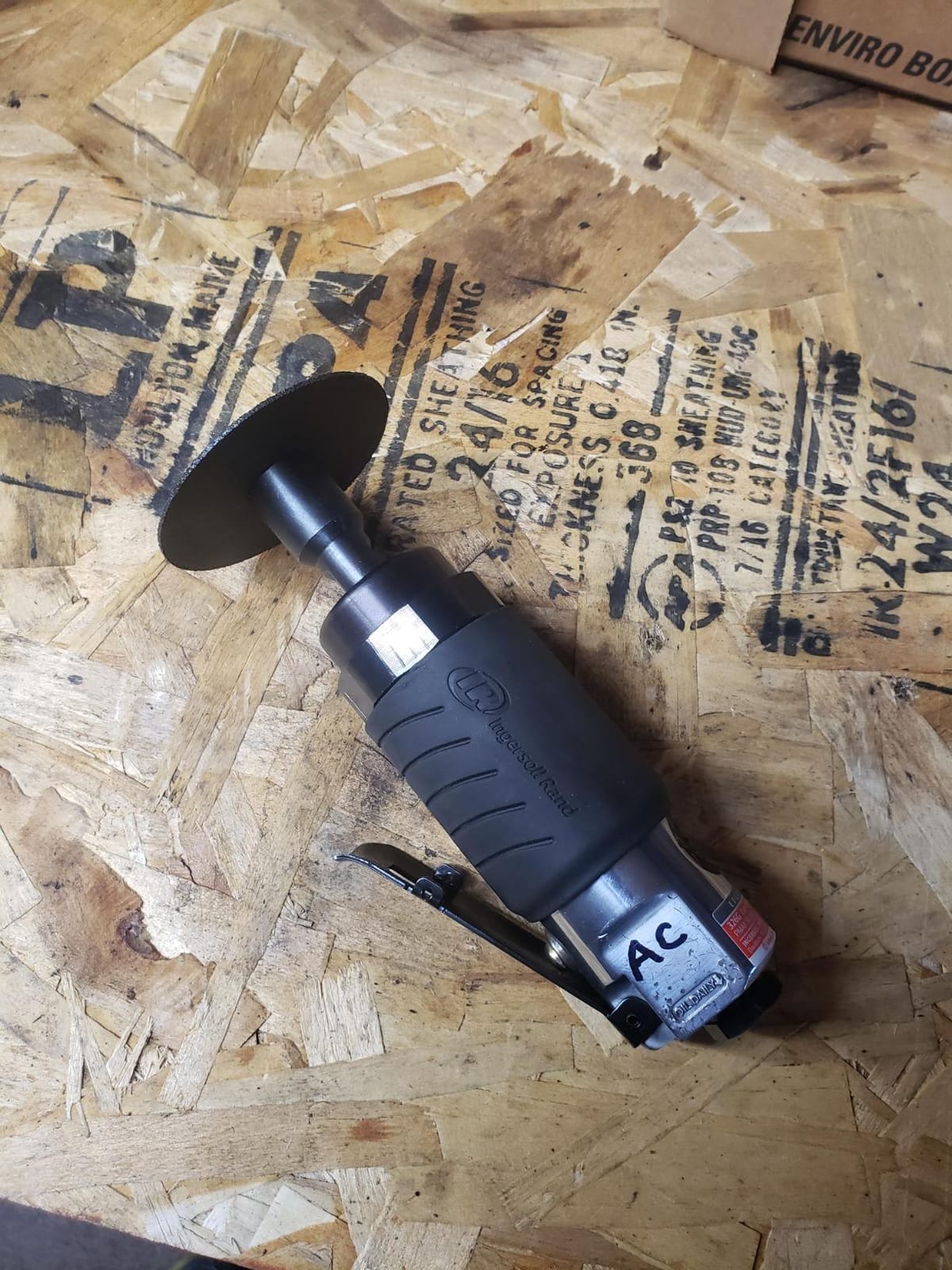 Ingersoll Rand 326G Cut-Off Air Tool customer photo 1