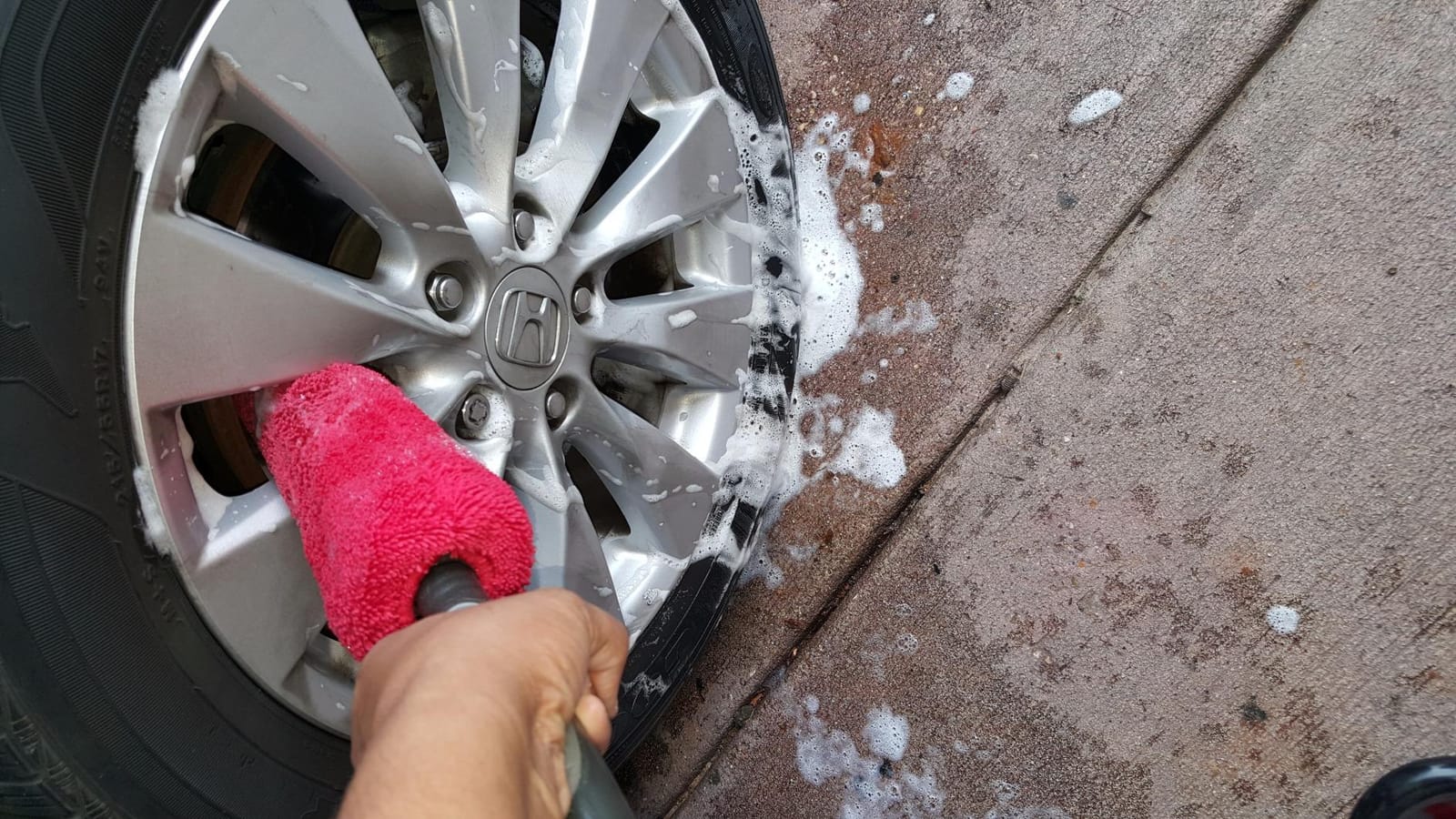 VIKING Microfiber Wheel Cleaning Brush for Car Detailing, Metal Free Design customer photo 1