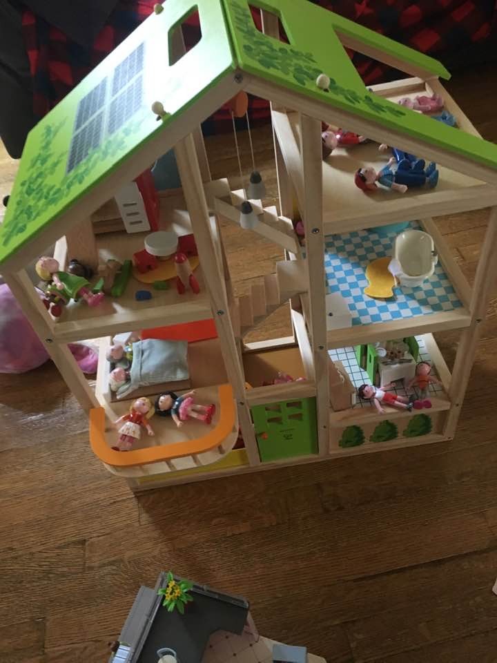 All Seasons Kids Wooden Dollhouse by Hape | Award Winning 3 Story Dolls House Toy with Furniture, Accessories, Movable Stairs and Reversible Season Theme L: 23.6, W: 11.8, H: 28.9 inch customer photo 1